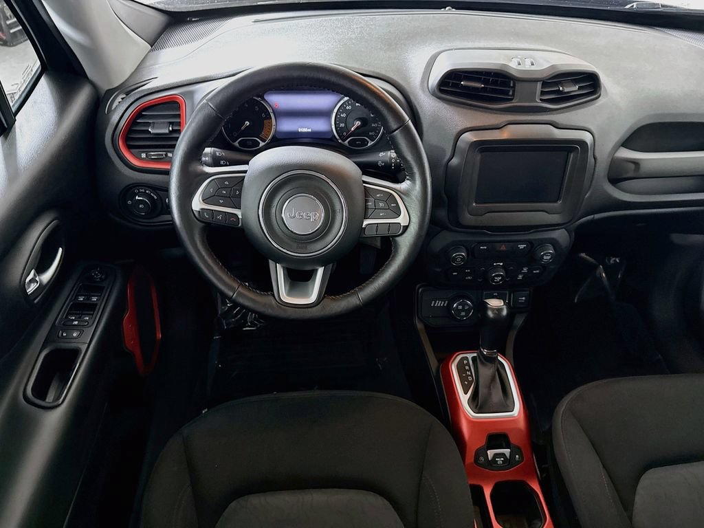 Used 2019 Jeep Renegade Trailhawk w/ Cold Weather Group II AWD/4WD image 4