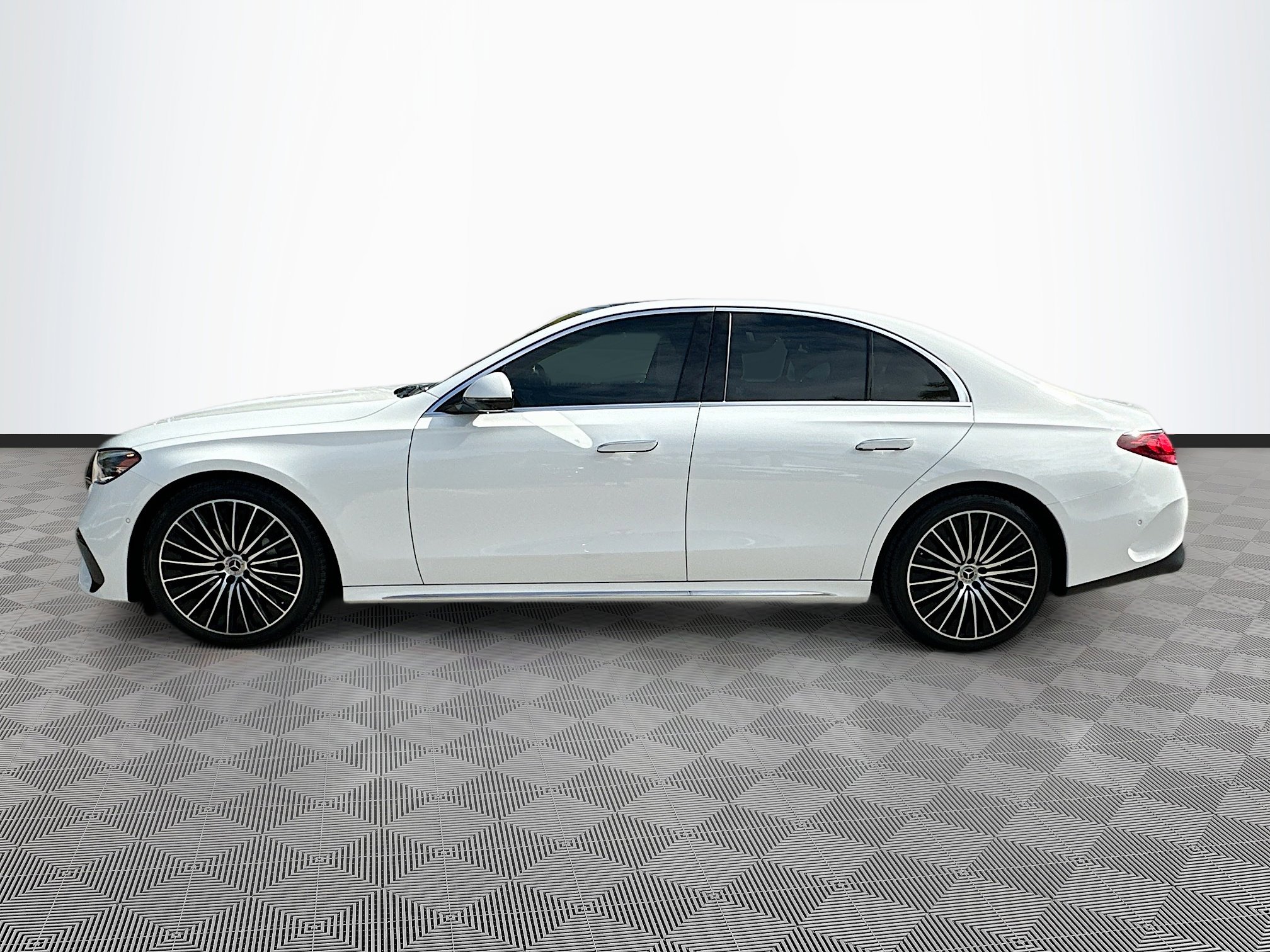 Used 2024 Mercedes-Benz E 350 E 350 image 4