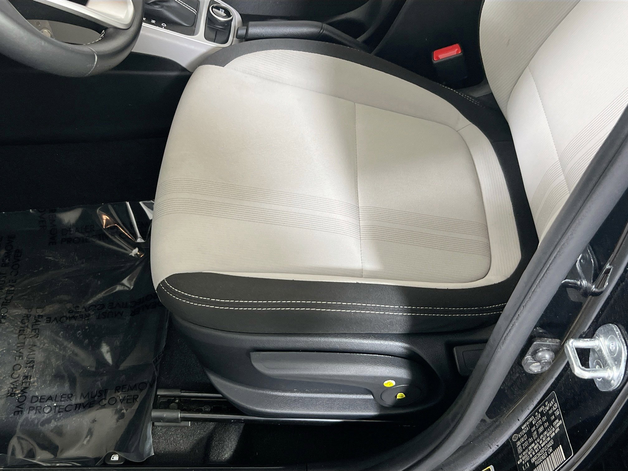 Used 2023 Hyundai Venue SEL image 18