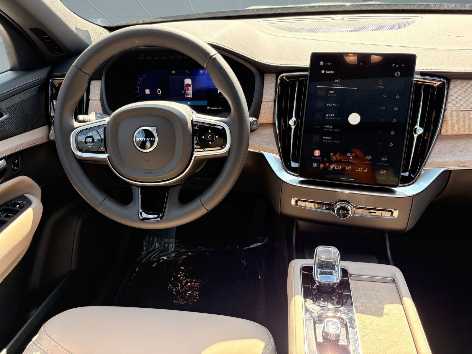 New 2026 Volvo XC90 B6 Plus w/ Protection Package image 22