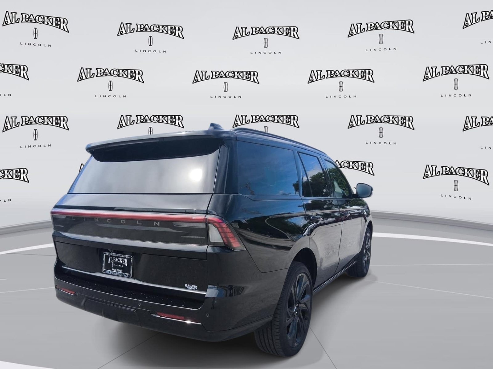New 2027 Lincoln Navigator Reserve w/ Jet Appearance Package AWD/4WD image 6