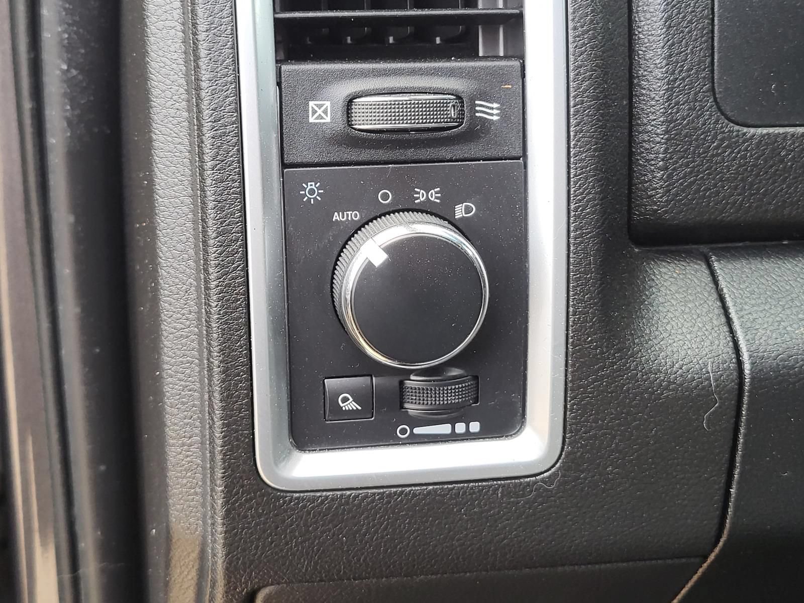 Used 2022 RAM 1500 Classic SLT AWD/4WD image 20
