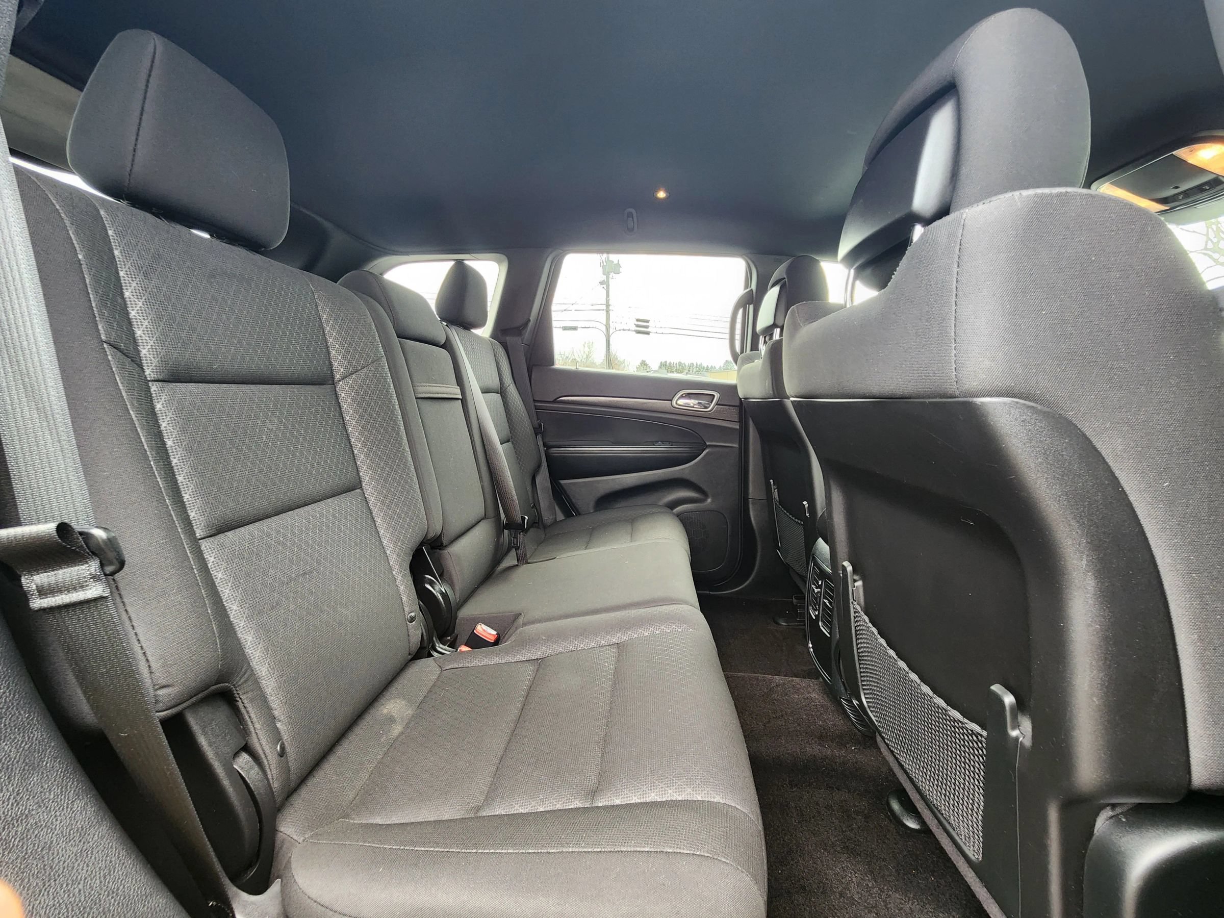 Used 2018 Jeep Grand Cherokee Laredo AWD/4WD image 19