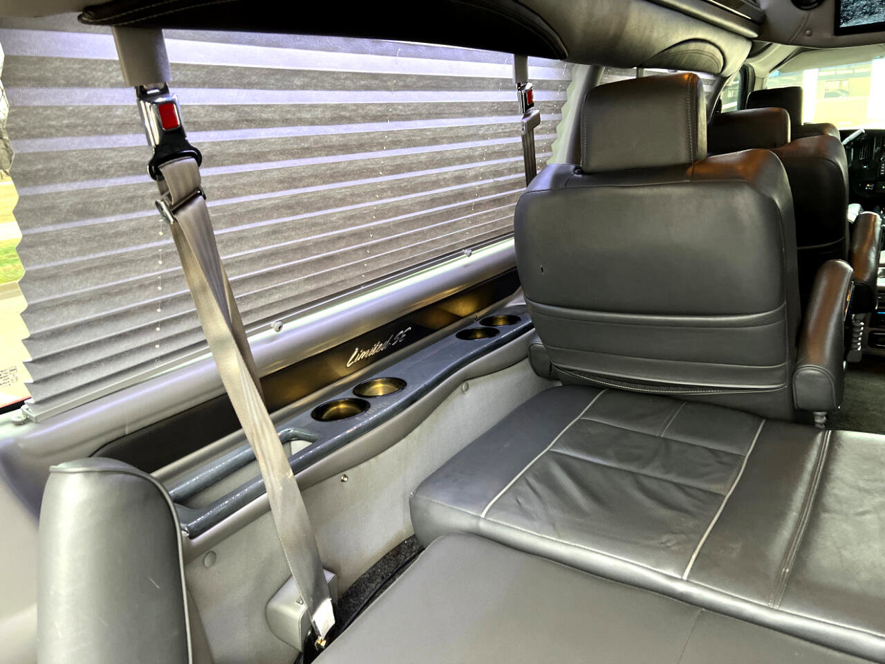 Used 2017 Chevrolet Express 2500 Extended image 55