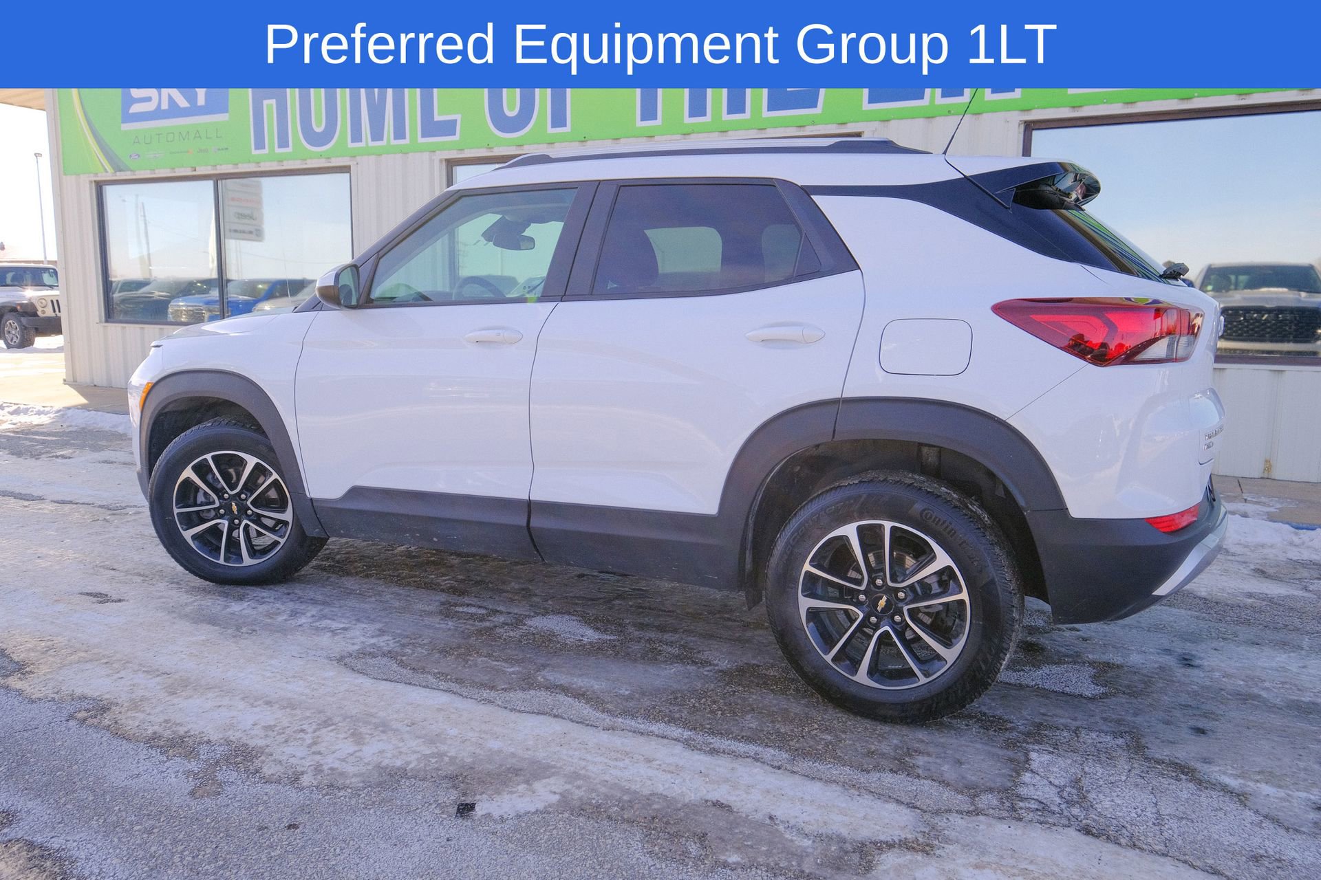 Used 2025 Chevrolet TrailBlazer LT image 4