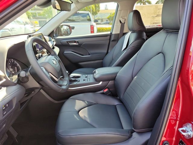 New 2026 Toyota Highlander XLE image 11