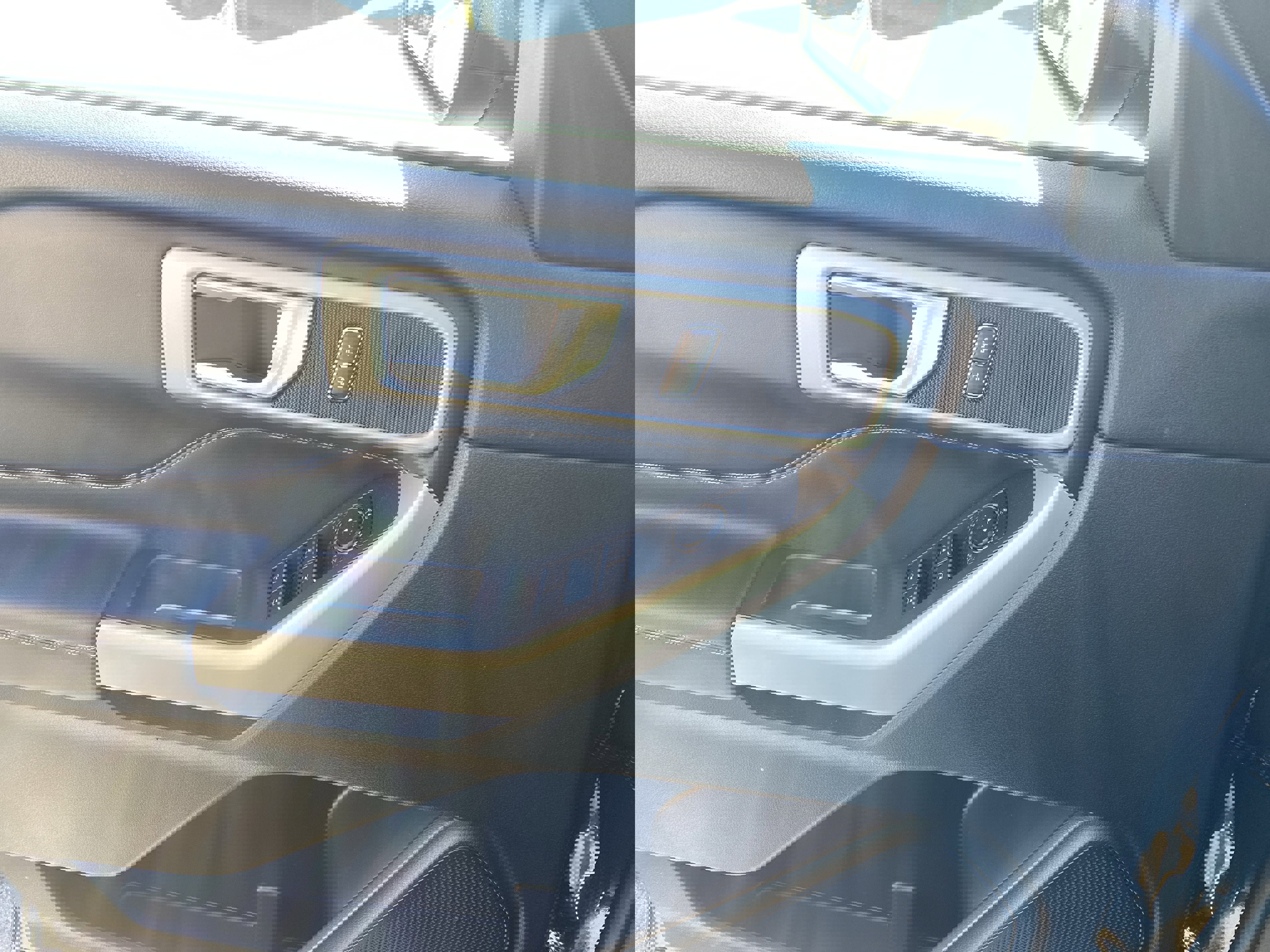 Used 2022 Ford Explorer XLT image 14