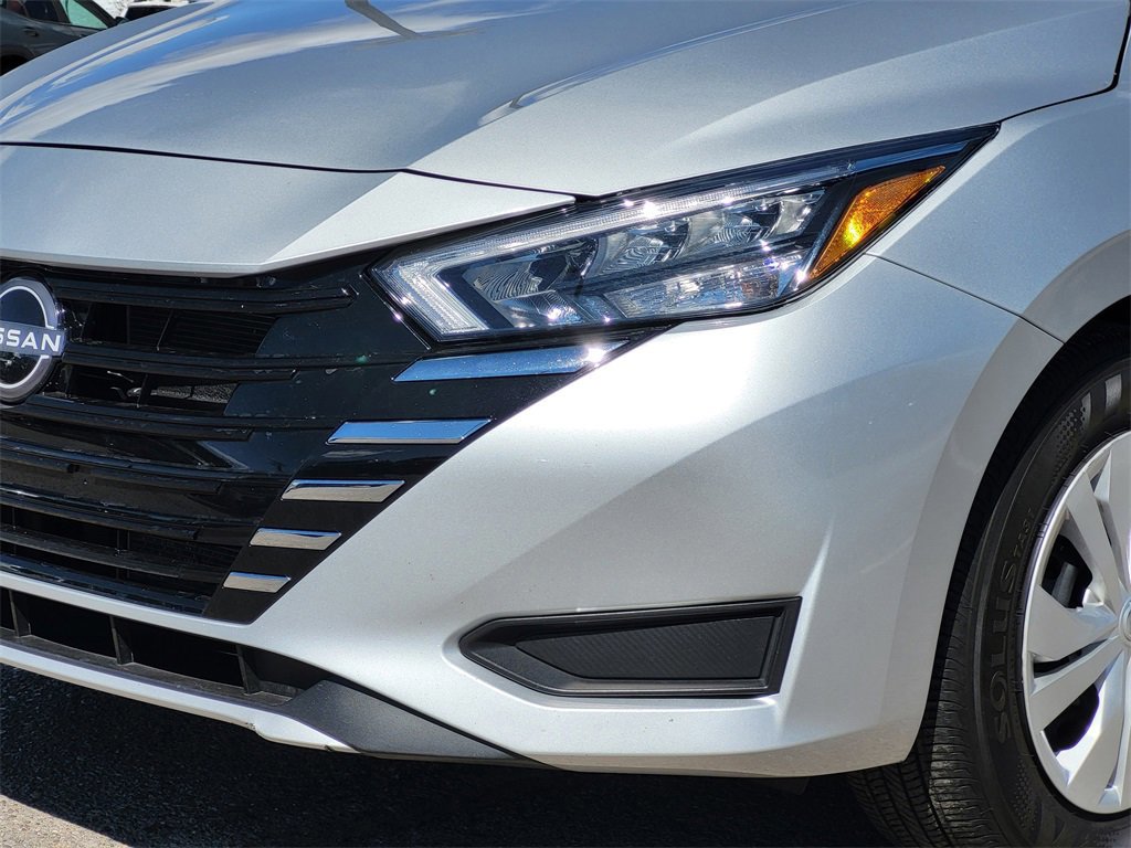 Used 2025 Nissan Versa S image 5