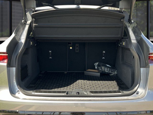 New 2026 Jaguar F-PACE R-Dynamic S image 17