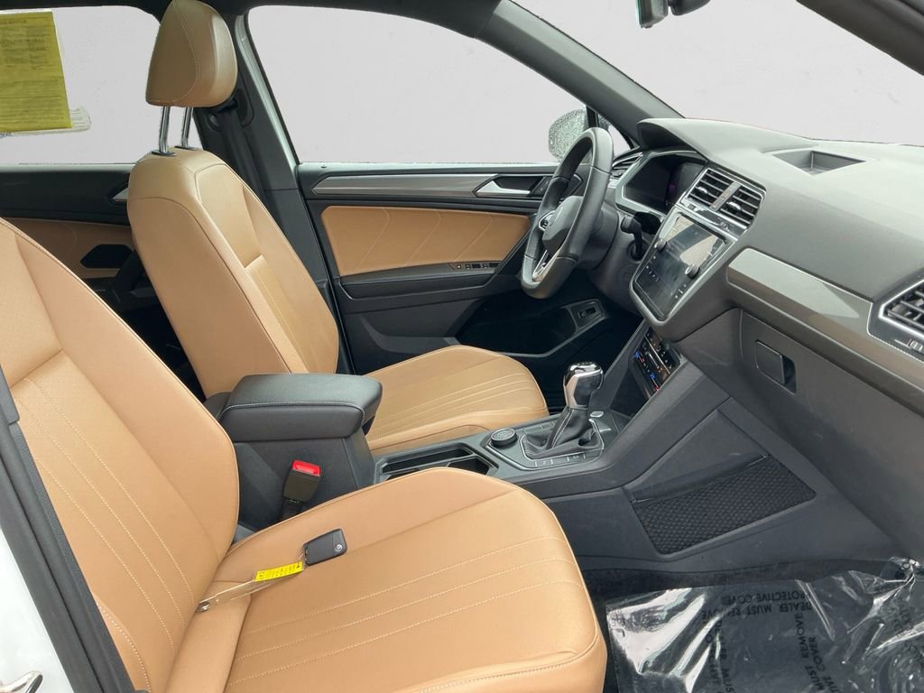 Used 2022 Volkswagen Tiguan SE R-Line AWD/4WD image 15