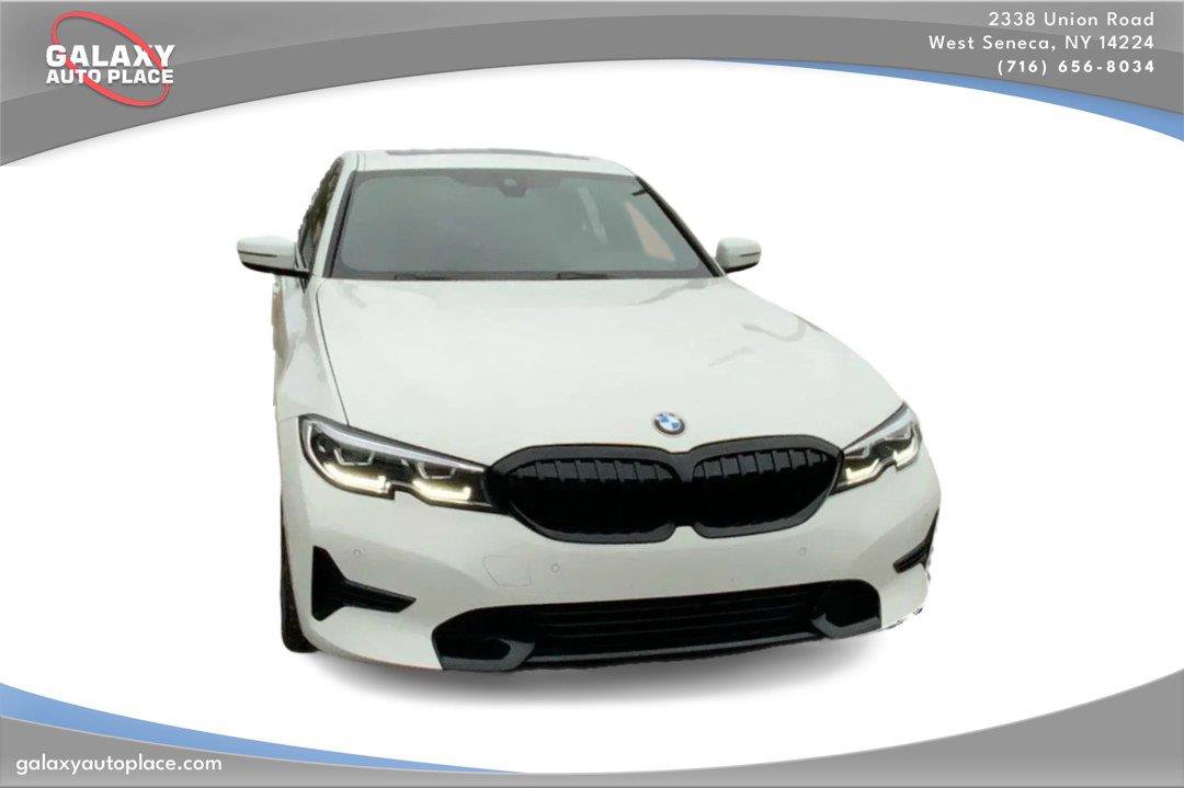 Used 2021 BMW 330i xDrive Sedan w/ Convenience Package AWD/4WD image 3