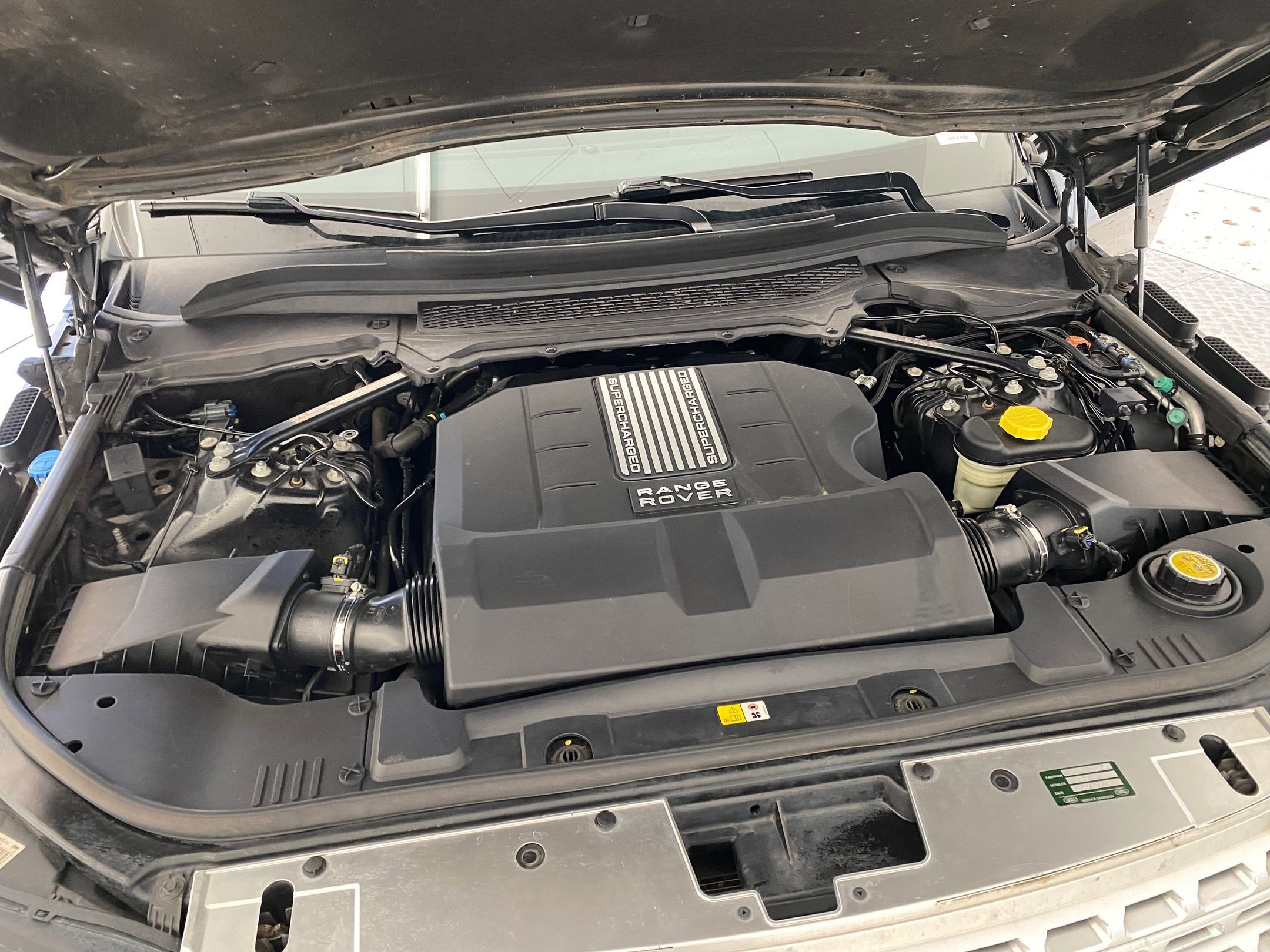 Used 2014 Land Rover Range Rover Supercharged image 32