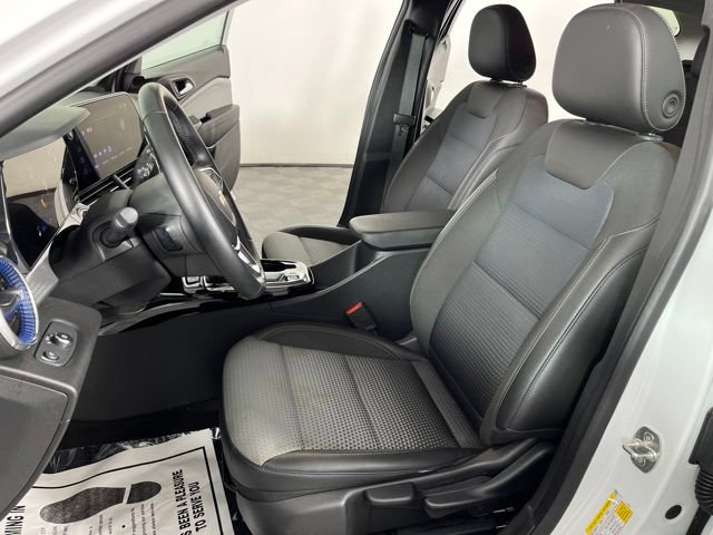 Used 2024 Chevrolet Trax LT w/ Driver Confidence Package FWD image 19