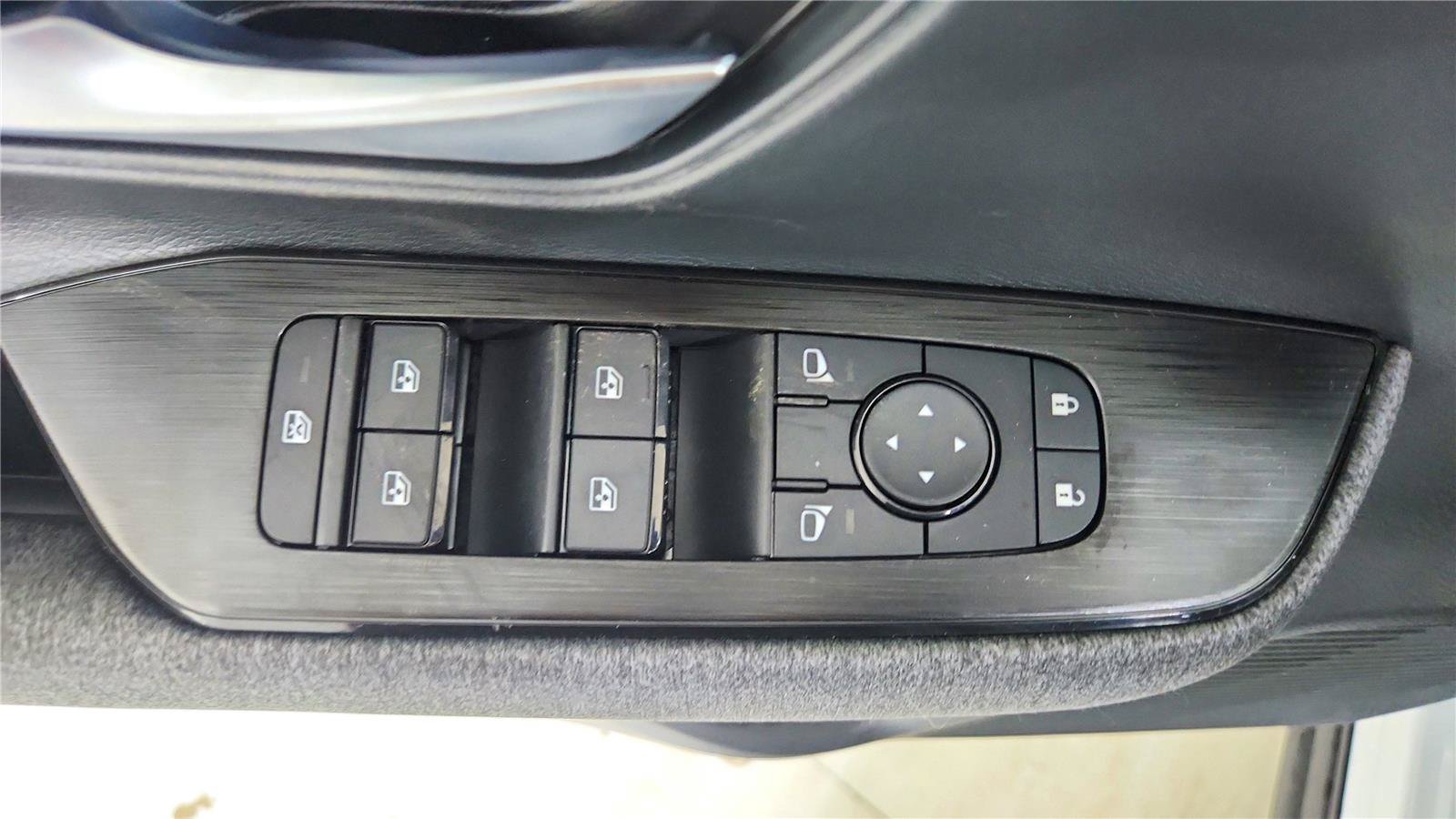 New 2026 Nissan Kicks SV w/ Cold Weather Package AWD/4WD image 32