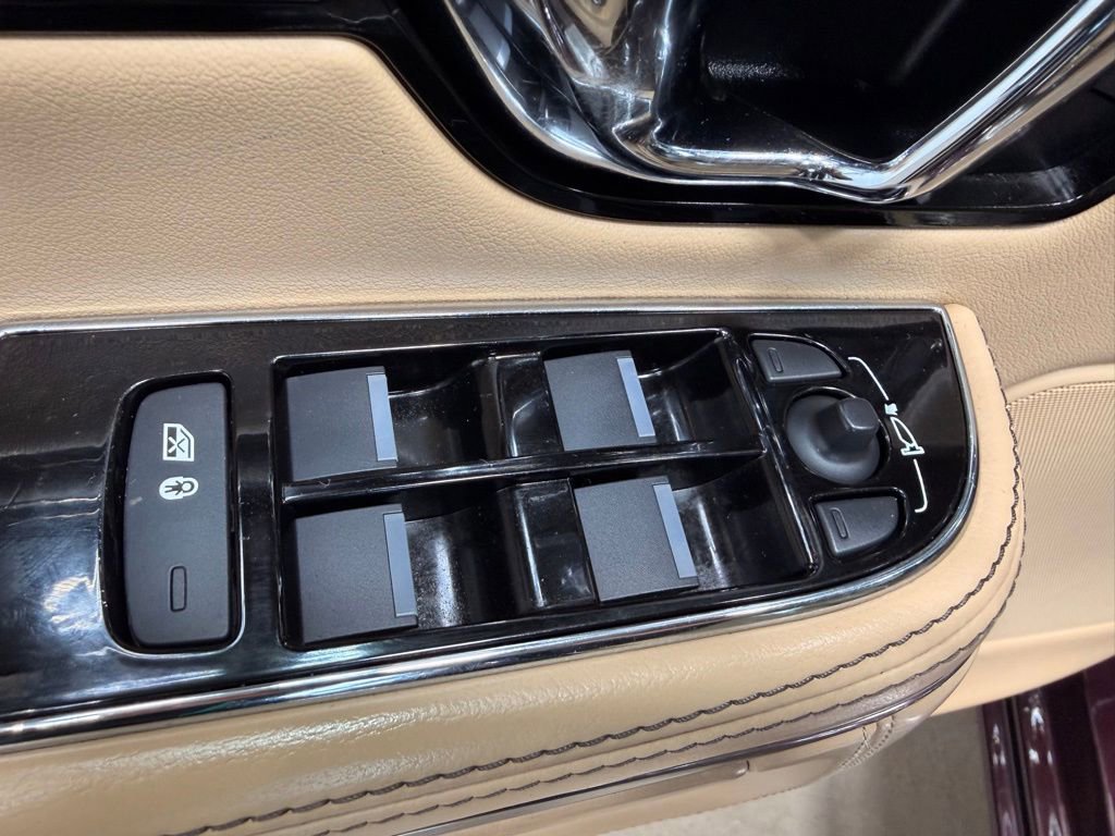 Used 2017 Jaguar XJ L Portfolio image 17