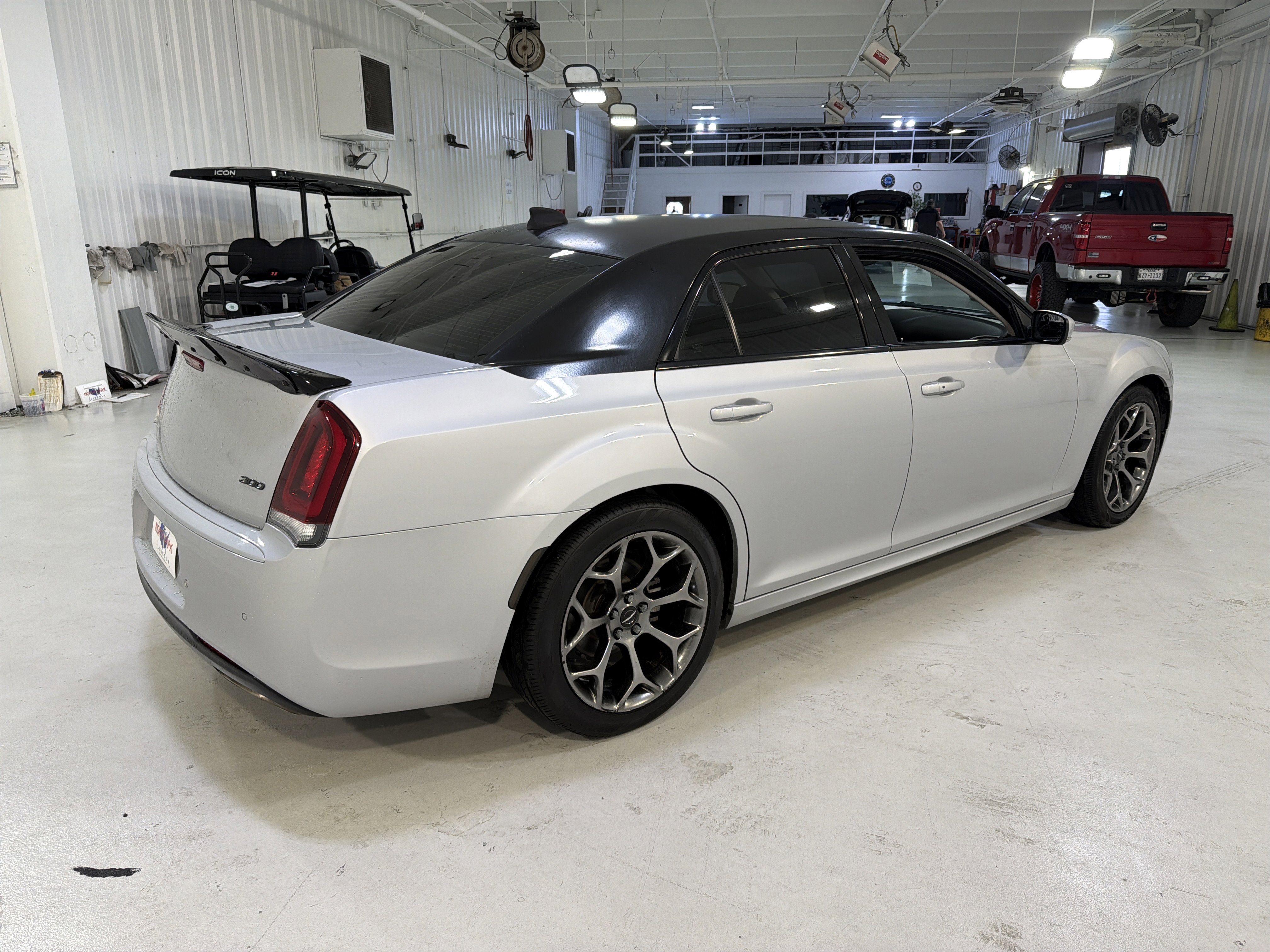 Used 2021 Chrysler 300 Touring L image 5
