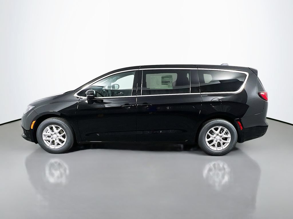 New 2027 Chrysler Pacifica LX FWD image 4