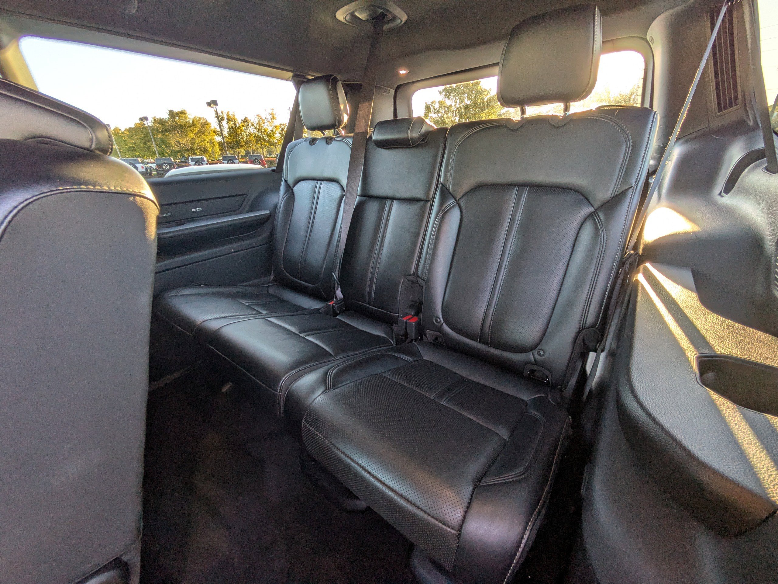 Used 2024 Jeep Wagoneer L Series II image 14