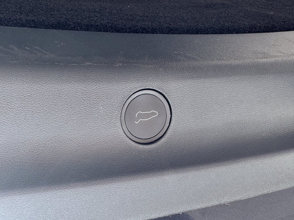Used 2024 Tesla Model Y Long Range RWD image 19