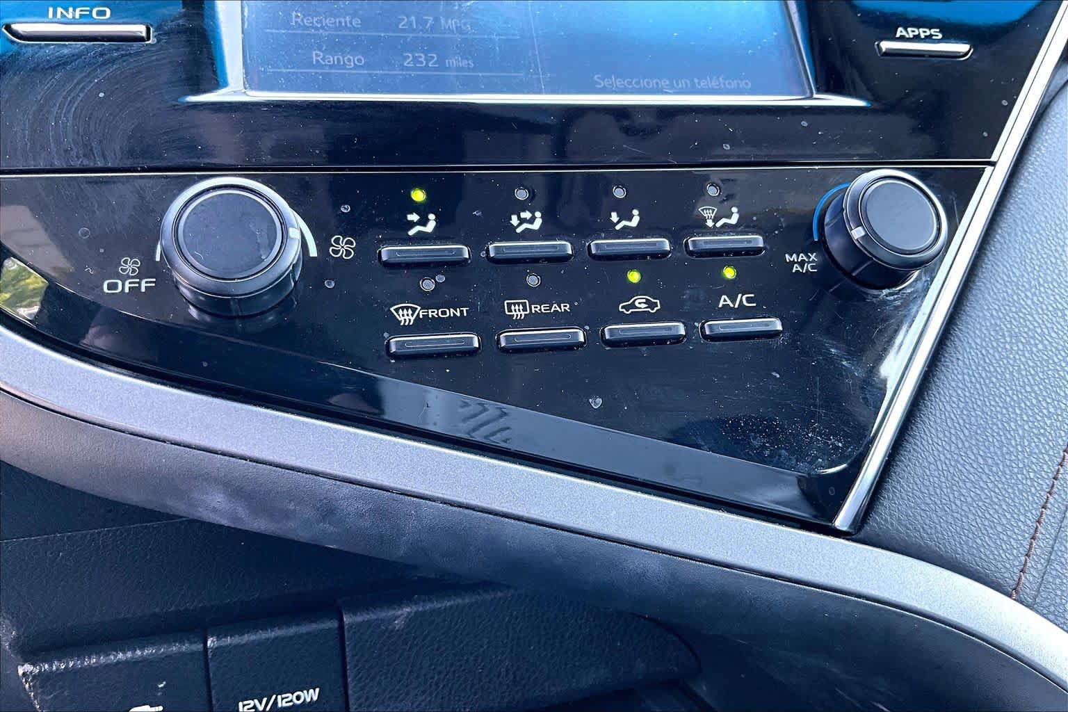 Used 2018 Toyota Camry LE FWD image 34