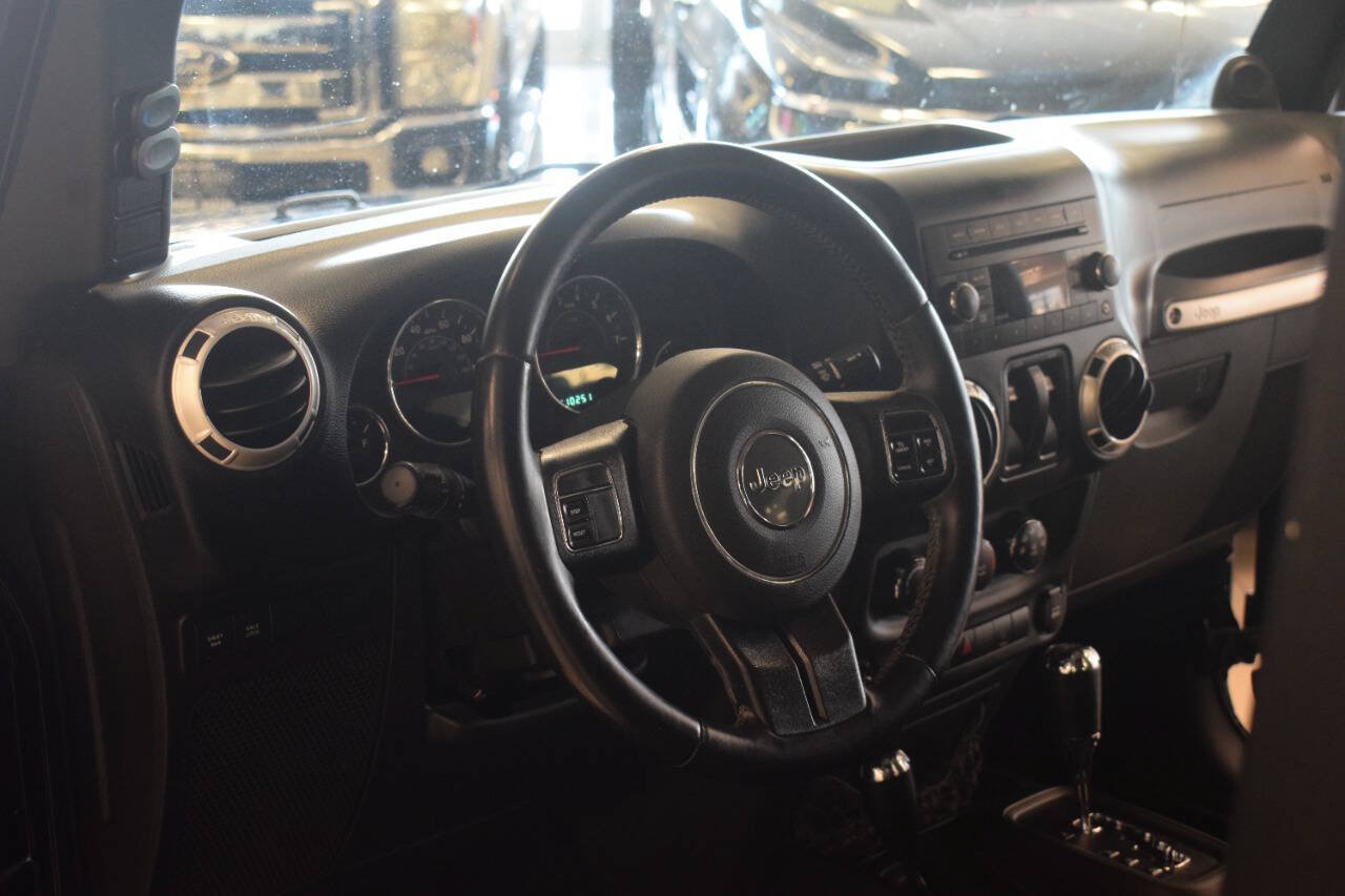 Used 2013 Jeep Wrangler Rubicon w/ PWR Convenience Group AWD/4WD image 44