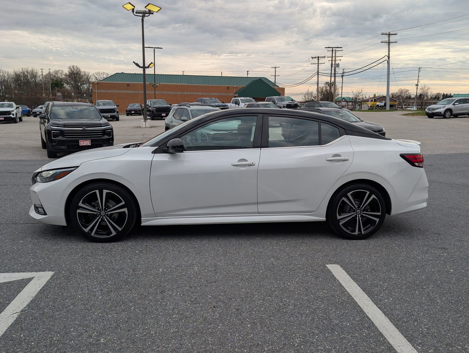 Used 2023 Nissan Sentra SR w/ Electronics Package image 6