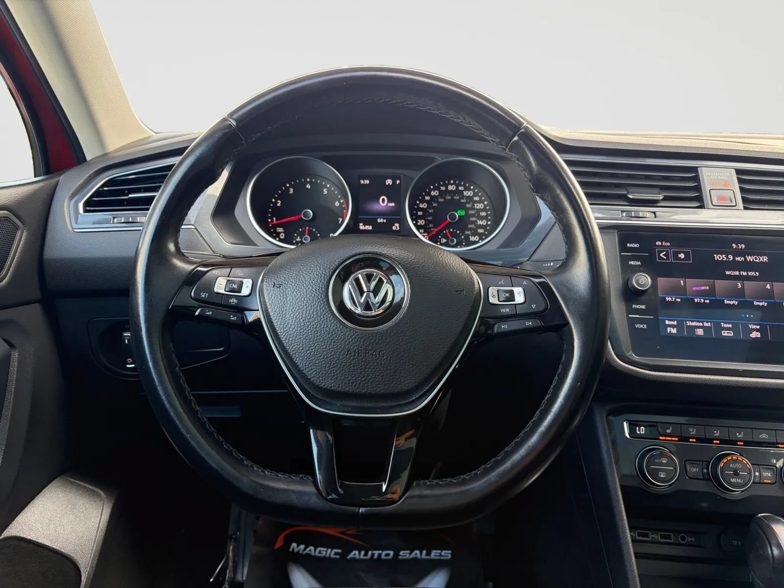 Used 2019 Volkswagen Tiguan SE w/ Panoramic Sunroof Package AWD/4WD image 31