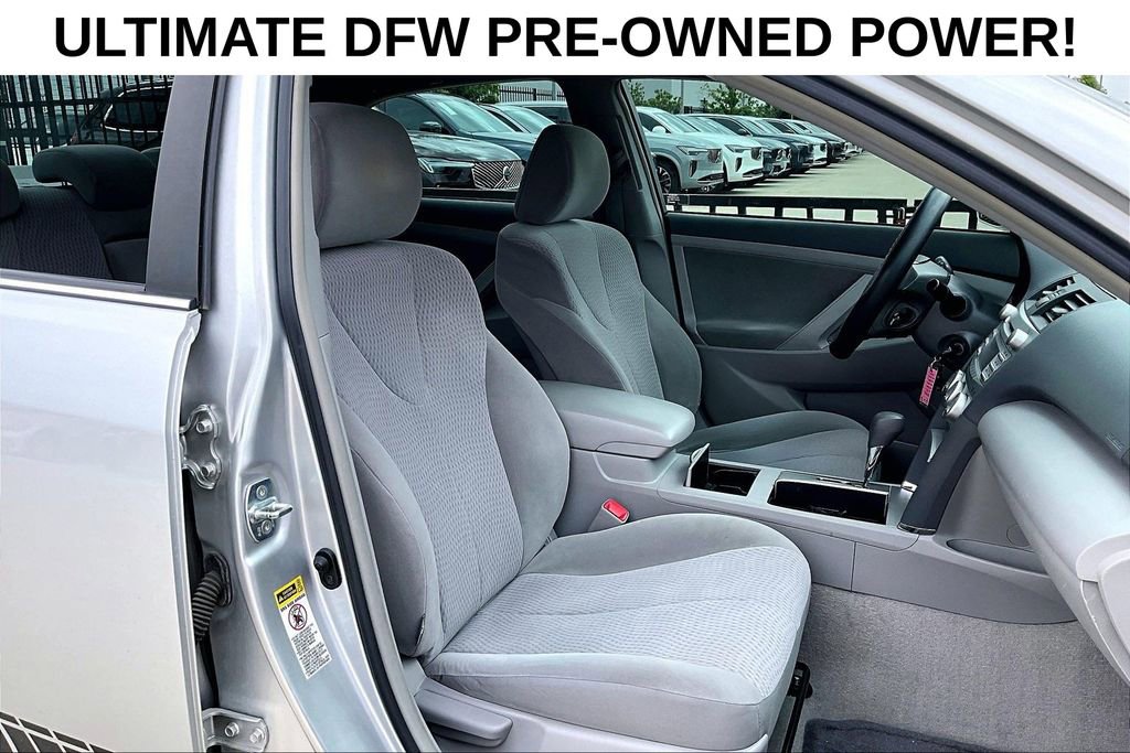 Used 2010 Toyota Camry LE FWD image 10