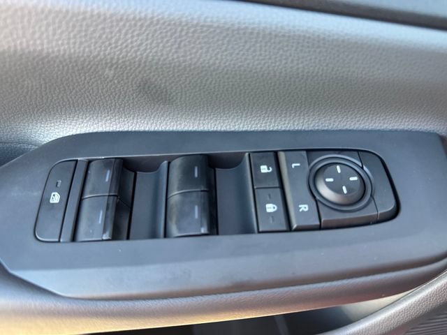 New 2027 Toyota Prius LE FWD image 17