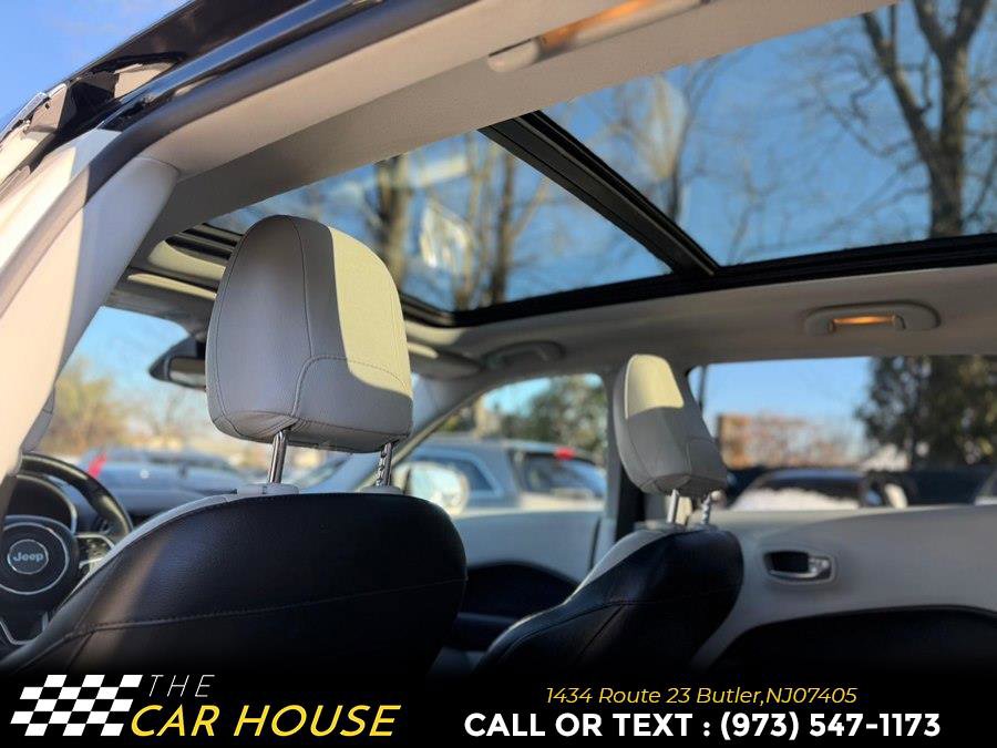 Used 2018 Jeep Compass Limited w/ Navigation Group image 19