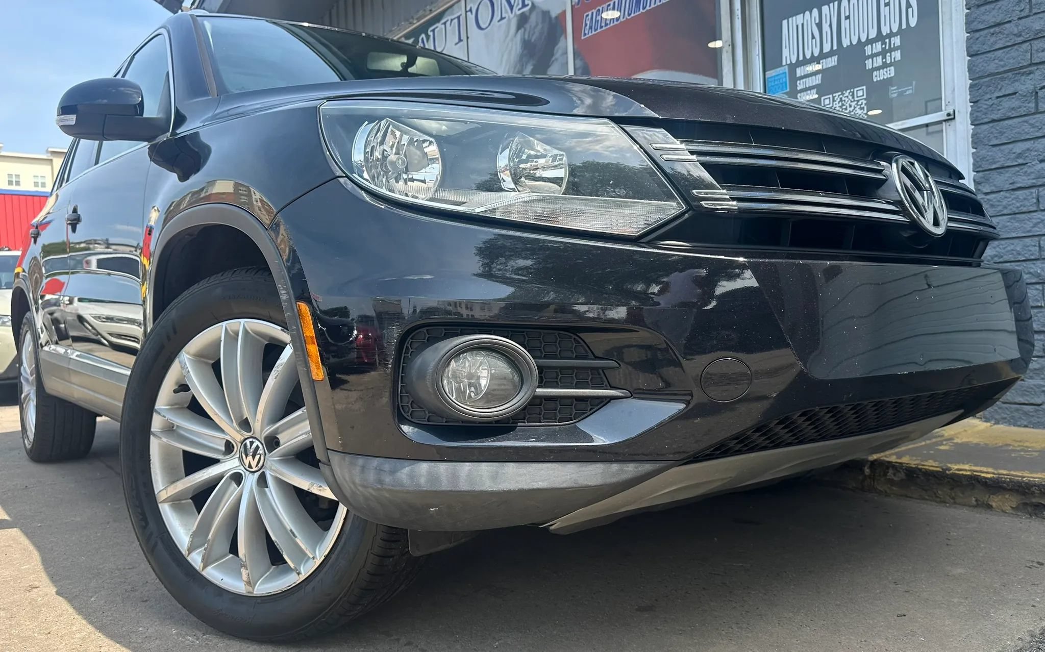 Used 2012 Volkswagen Tiguan SE AWD/4WD image 1