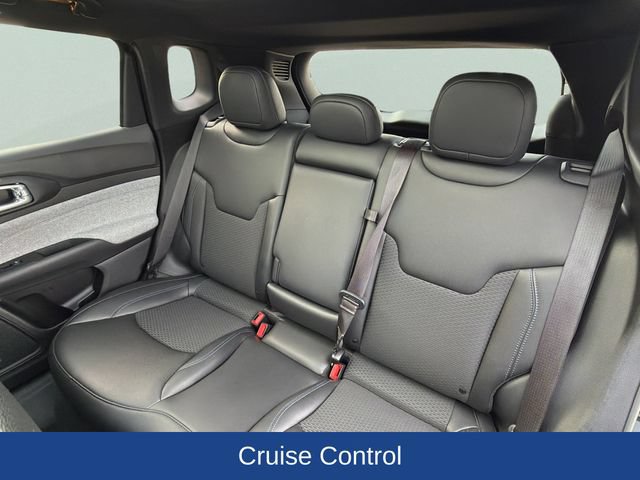 Used 2025 Jeep Compass Latitude w/ Sun & Sound Group AWD/4WD image 18