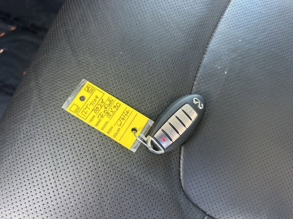 Used 2024 INFINITI QX80 Luxe image 40