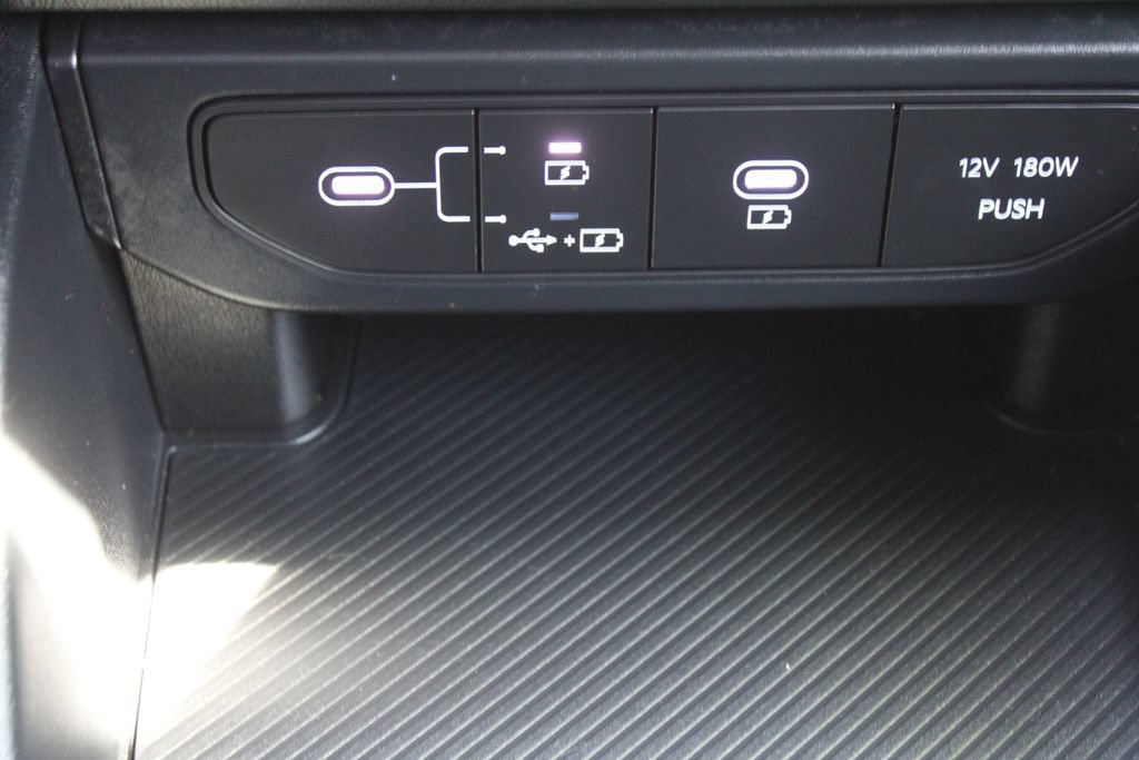 Certified 2025 Kia K4 FWD image 36