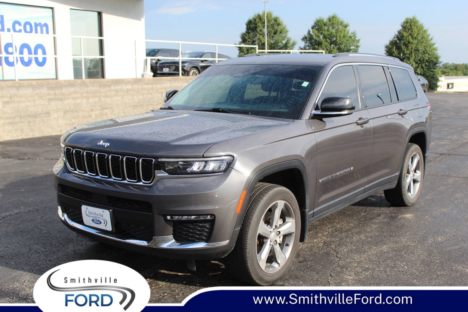 Used 2022 Jeep Grand Cherokee L Limited w/ MOPAR Finishing Package AWD/4WD image 1