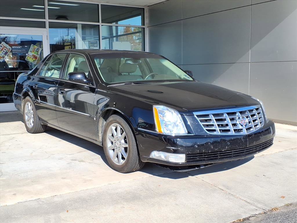 Used 2010 Cadillac DTS Luxury image 1