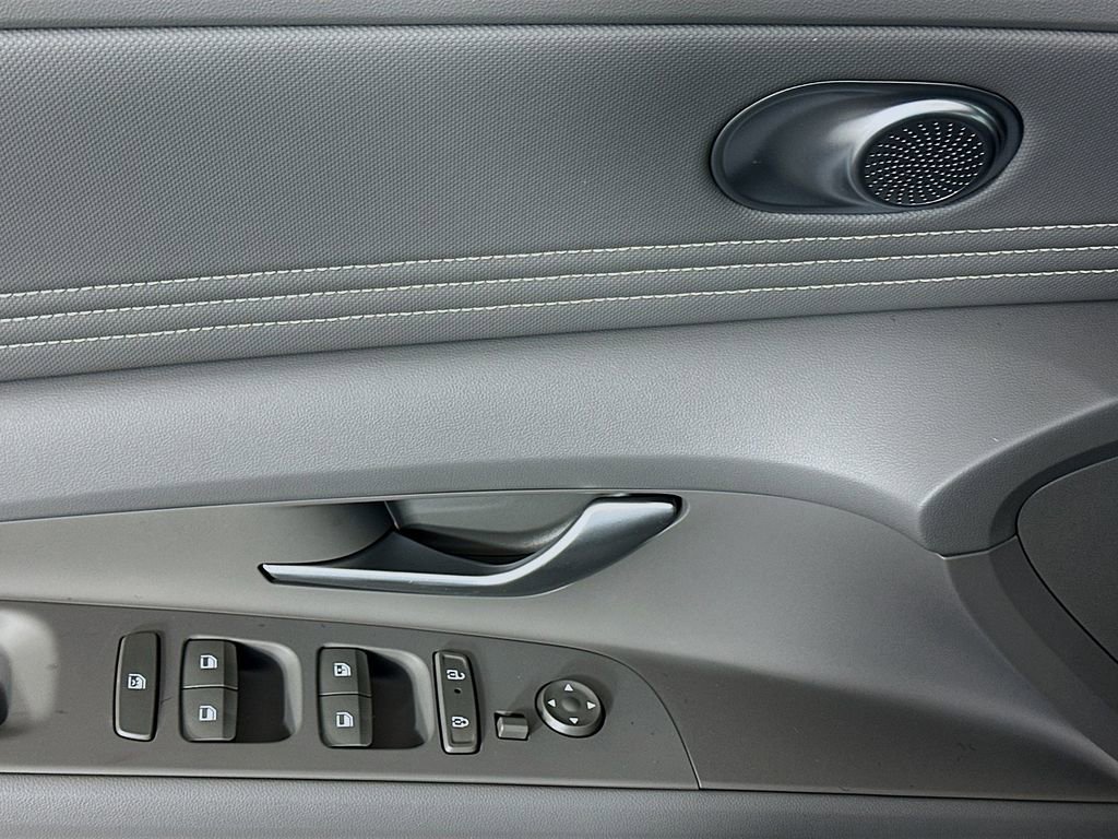 New 2026 Hyundai Elantra Sport image 18