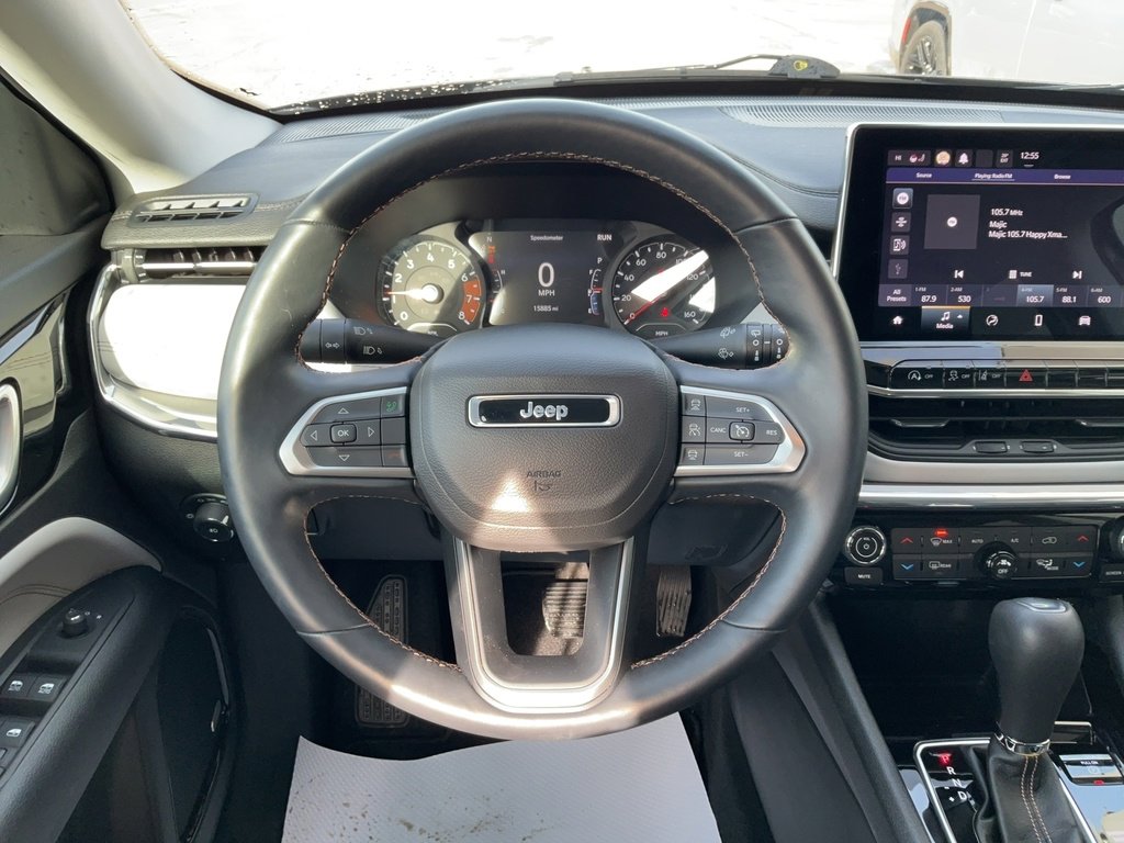 Used 2022 Jeep Compass Limited w/ Sun and Sound Group image 11