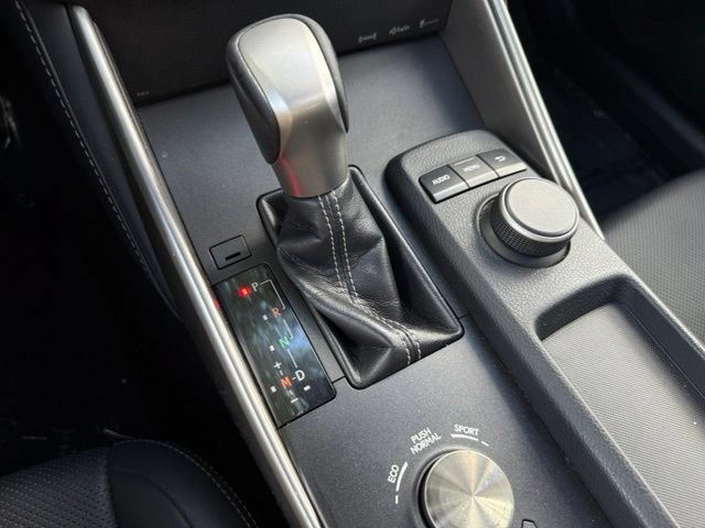 Used 2016 Lexus IS 200t RWD image 20