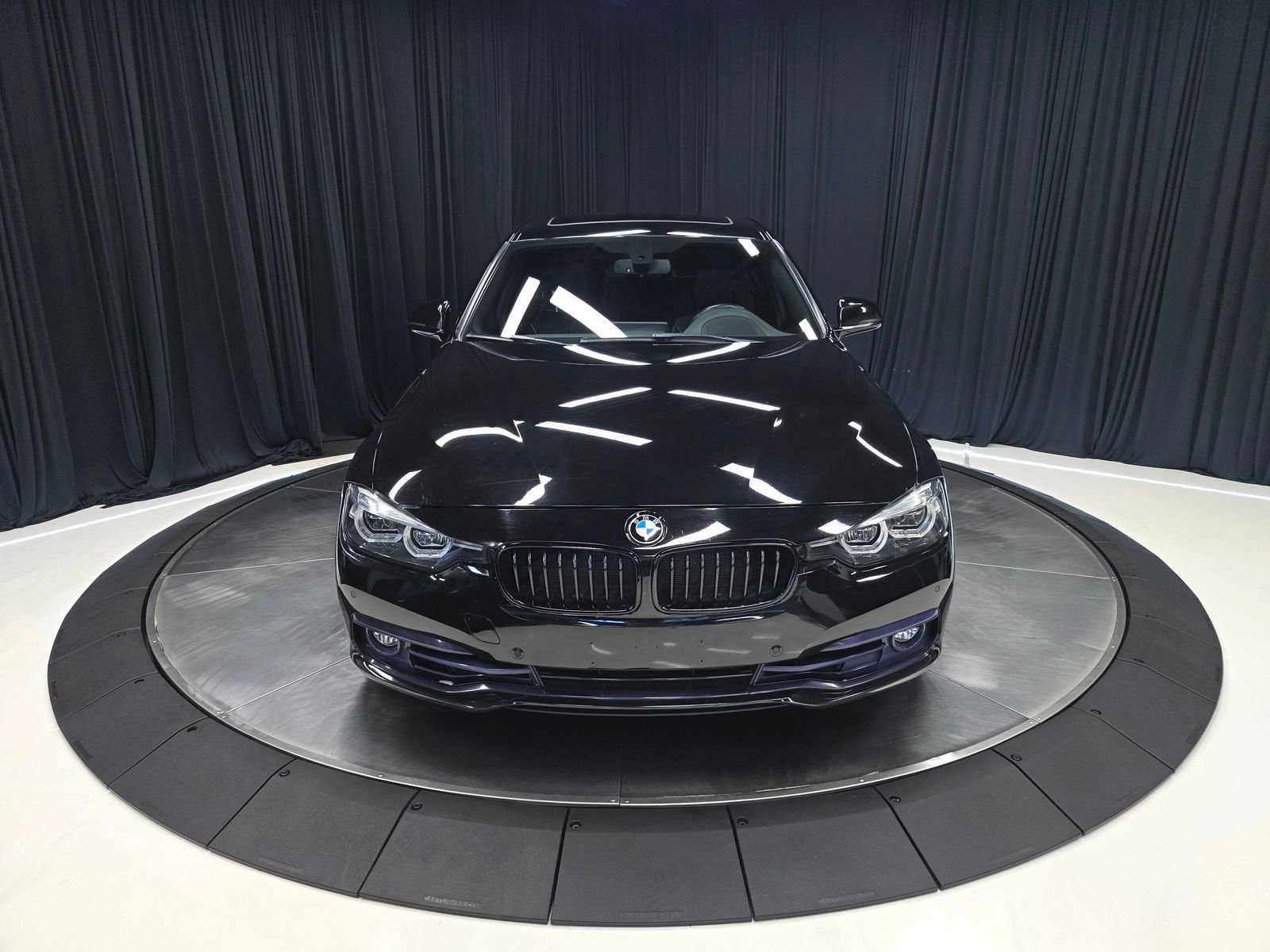 Used 2018 BMW 340i xDrive Sedan AWD/4WD image 7