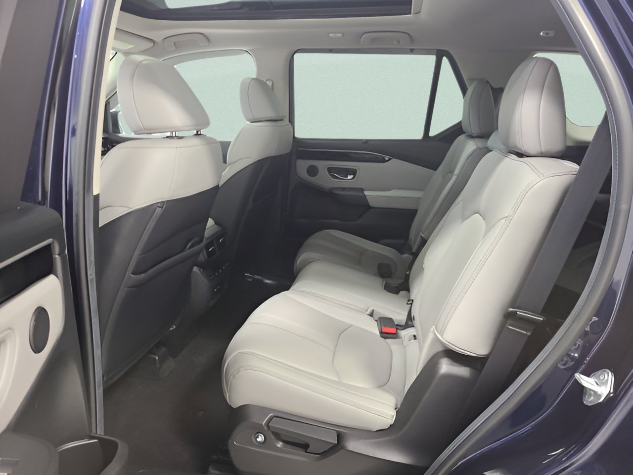Used 2024 Honda Pilot Touring image 18