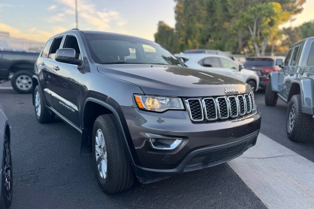 Used 2021 Jeep Grand Cherokee Laredo RWD image 8
