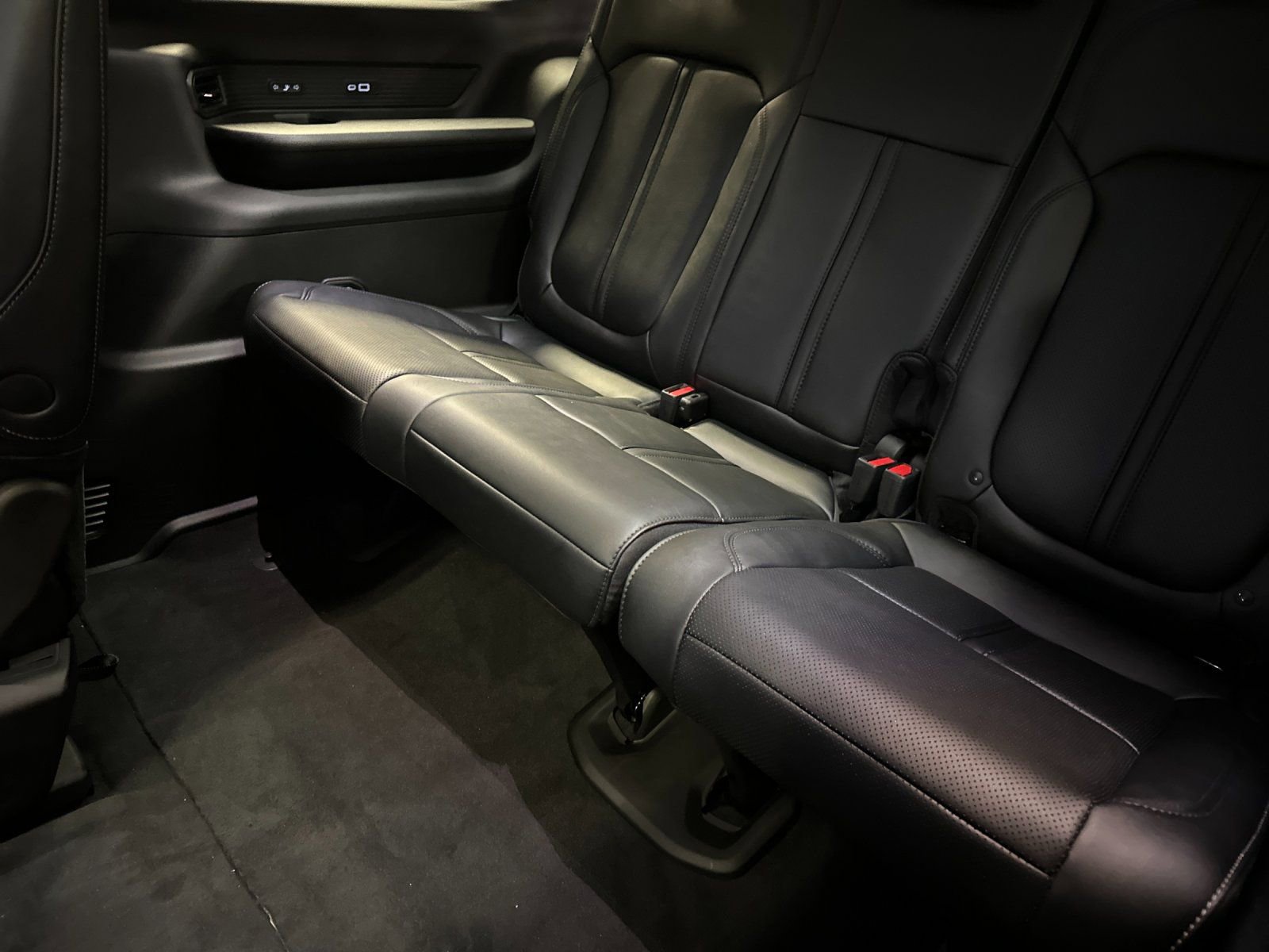 New 2026 Jeep Grand Wagoneer Limited image 14