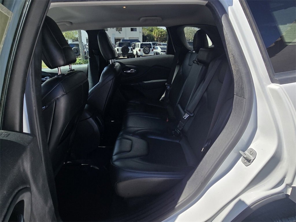 Used 2020 Jeep Cherokee Latitude Plus image 15