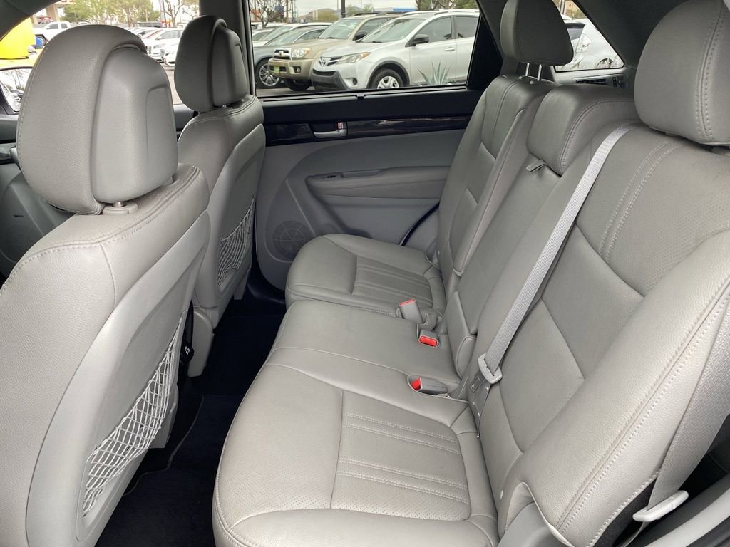 Used 2014 Kia Sorento SX w/ 3rd Row Package image 17