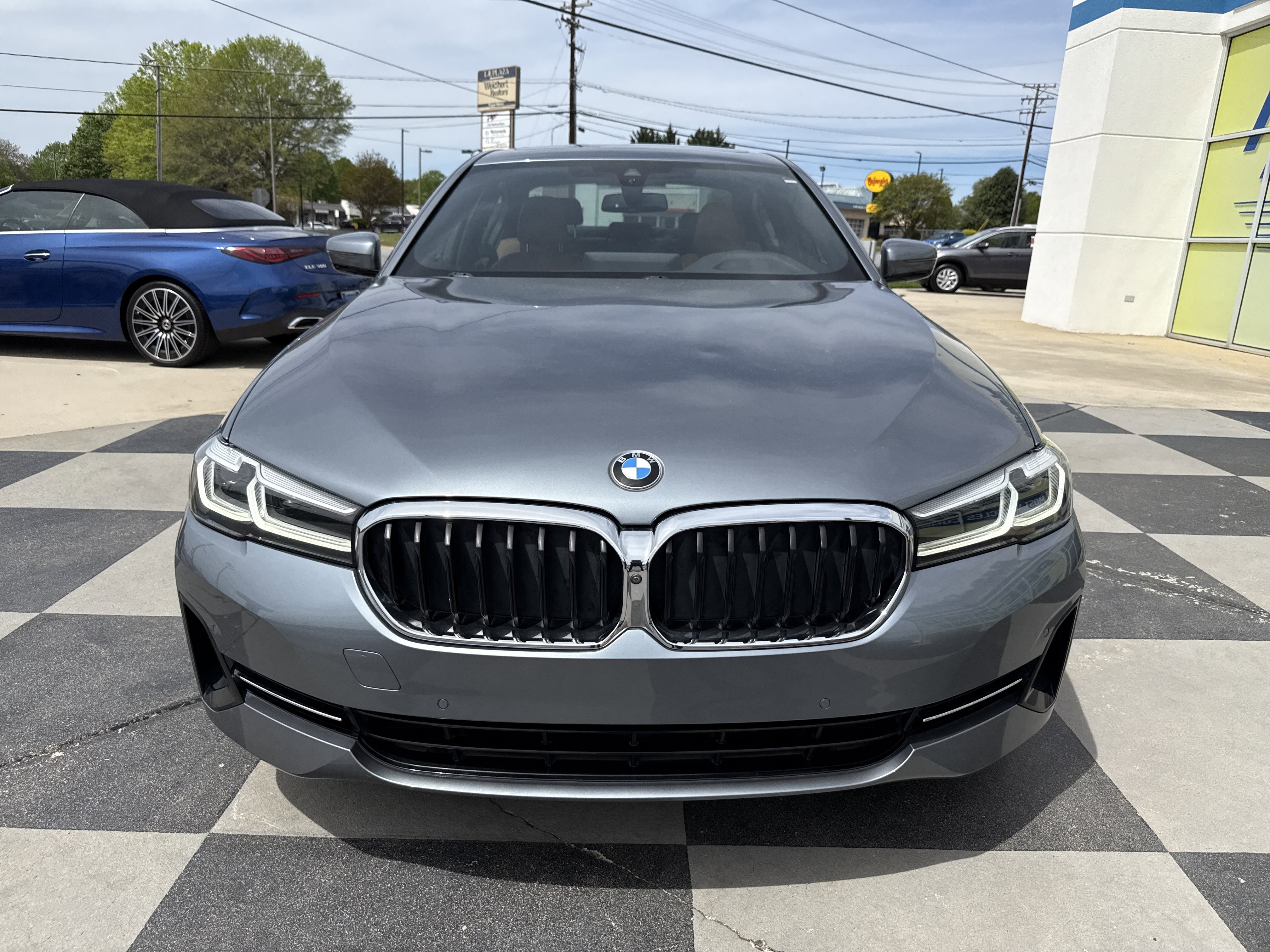 Used 2021 BMW 540i w/ Premium Package image 3