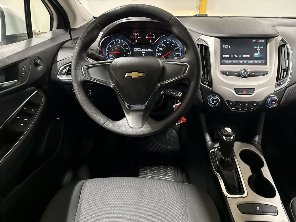 Used 2017 Chevrolet Cruze LS FWD image 11