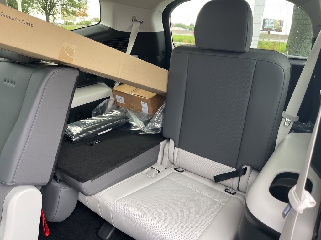 New 2026 Hyundai Ioniq 9 SEL image 16