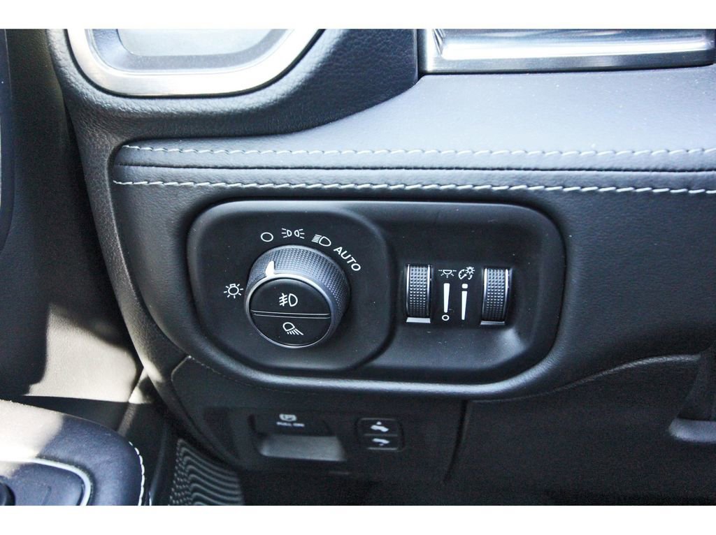 Used 2020 RAM 1500 Limited image 19