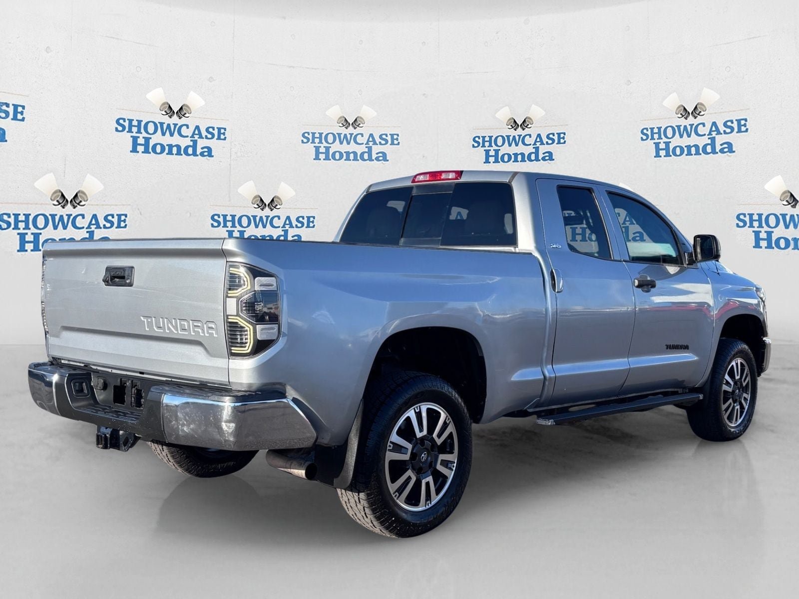 Used 2015 Toyota Tundra SR5 w/ SR5 Upgrade Package RWD image 8